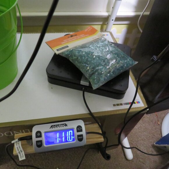 Ceramic Angel sitting on Sea Shell and metallic vase filler Lt. Blue 1lb 11oz - Picture 4 of 15